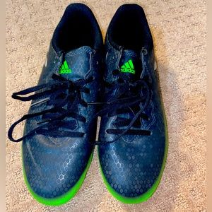 Messi 16.4 Soccer Shoes Size 6 Black and Green